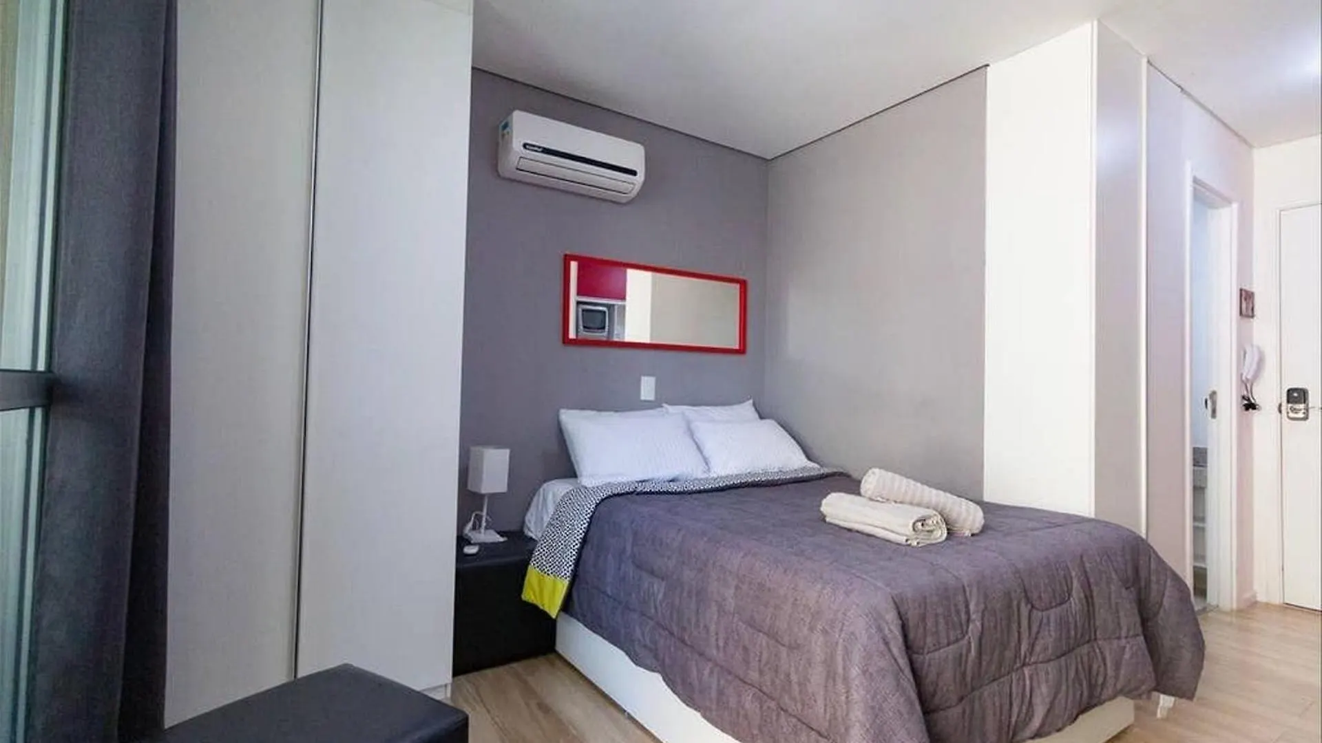 Apartment Super Oferta Mensal Com Estacionamento E Internet ! Sao Paulo
